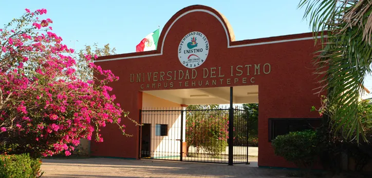 Entrada del Campus Tehuantepec